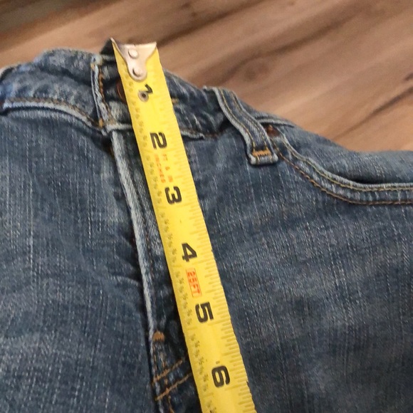 LEVI’S 518 SUPERLOW Junior Size 5 Jeans. In like new condition! 32” pant length. - Picture 6 of 6